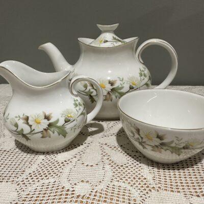 Rare Royal Doulton Clairmont Individual Tea Set For One - Teapot Sugar Creamer - Daisy Pattern