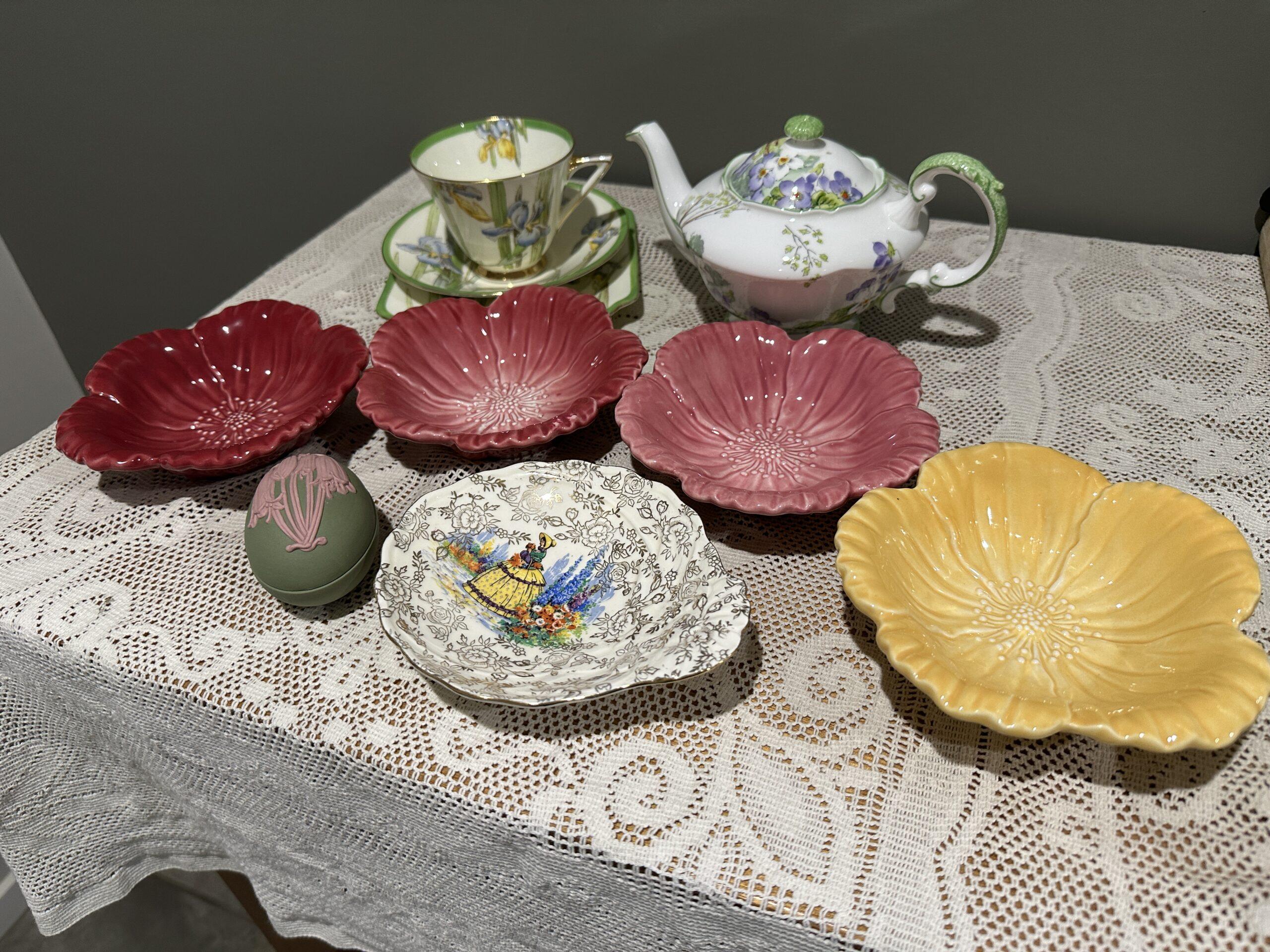 Sneak Peek For The Week – Royal Albert Set Of Four Country Rose Dishes, James Kent Crinoline Lady Relish Dish, Wedgwood Pink On Sage Christmas Bells Egg Trinket box, Royal Doulton Iris Art Deco Trio, Rare Paragon Hand Accented Double Warrant Small Wild Violets Teapot