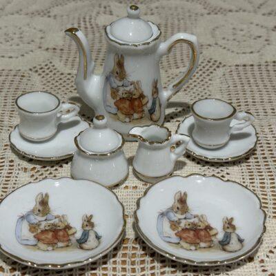 Reutter Germany World Of Beatrix Potter Peter Rabbit Miniature Tea / Coffee Set