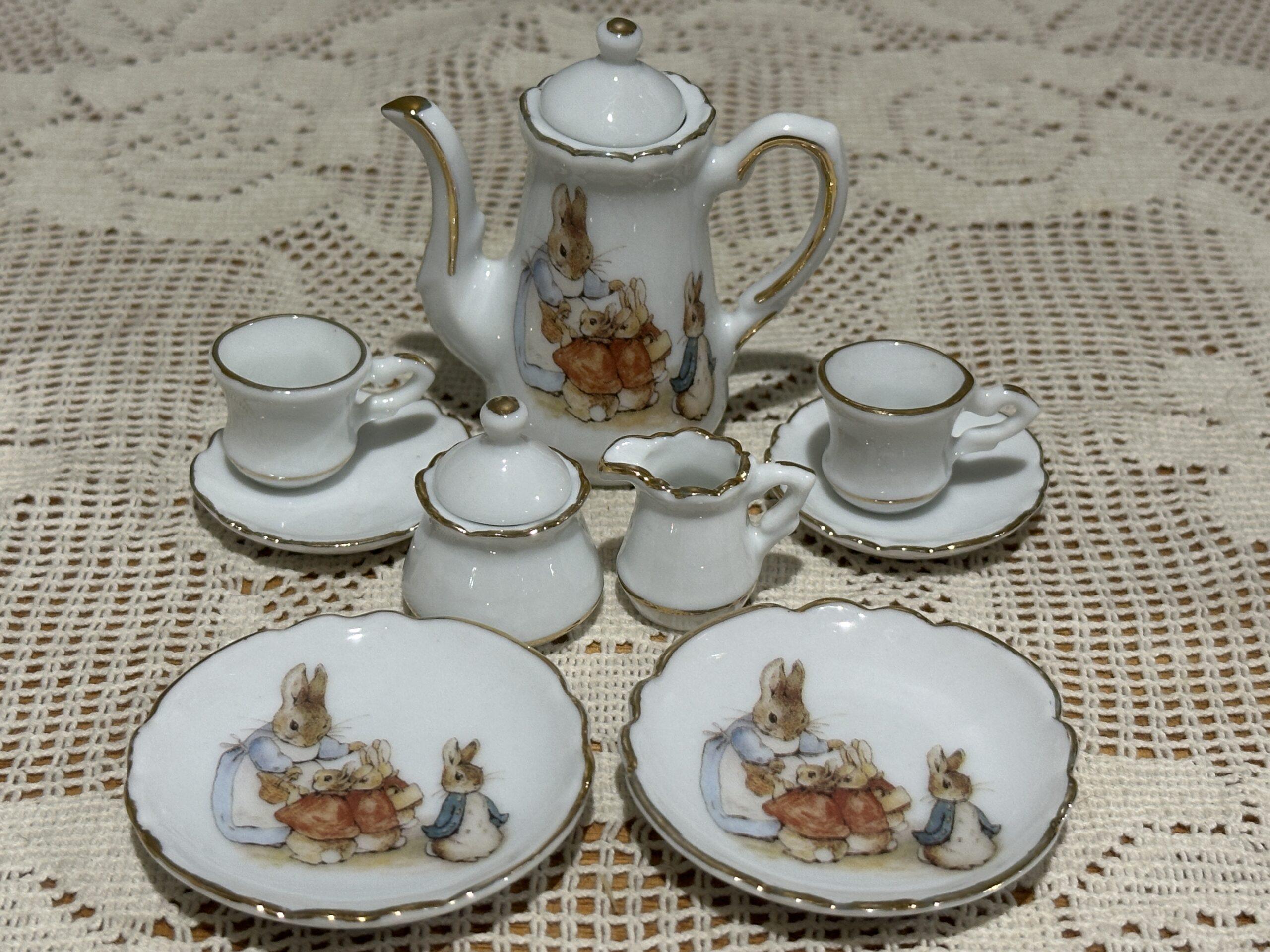 Reutter Germany World Of Beatrix Potter Peter Rabbit Miniature Tea / Coffee Set