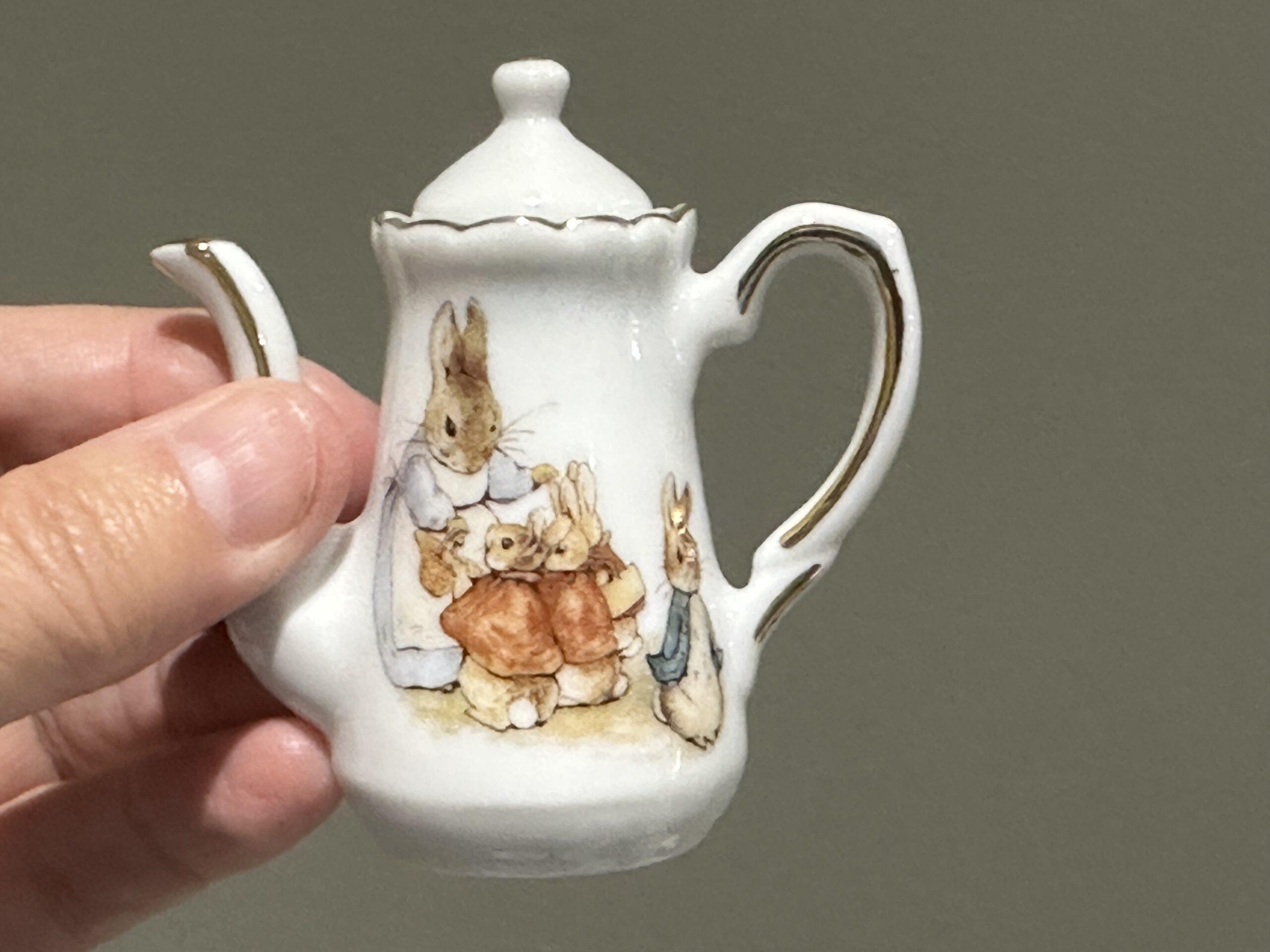 Reutter Germany World Of Beatrix Potter Peter Rabbit Miniature Tea / Coffee Set - Image 4